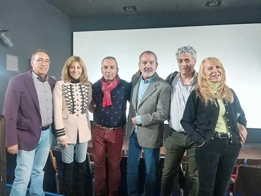 #Garantiapersonal #PremioGoya <a href="/ValentinParede7/">Valentin Paredes</a> <a href="/BelenLopez/">Belen</a> <a href="/reyesmonfort/">Reyes Monfort</a> 

disparatesmagazine.com/con-diferencia…