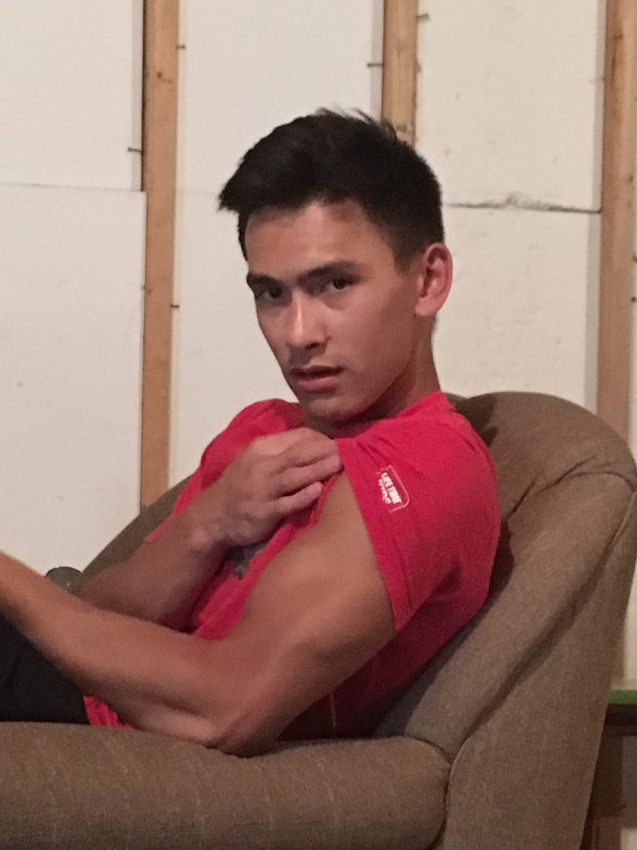 spruce_trees's tweet photo. Finally last and certainly least Brandon Polonsky
-Quit basketball on the last day of tryouts
-Benches 350
-Warriors fan
-Lost to his 8th grade brother in one on one
-Got a suizo with only steak
-Allergic to cantaloupe 
-Acrobatic finisher
-Will probably ride pine all year https://t.co/c3J0X5FaUx