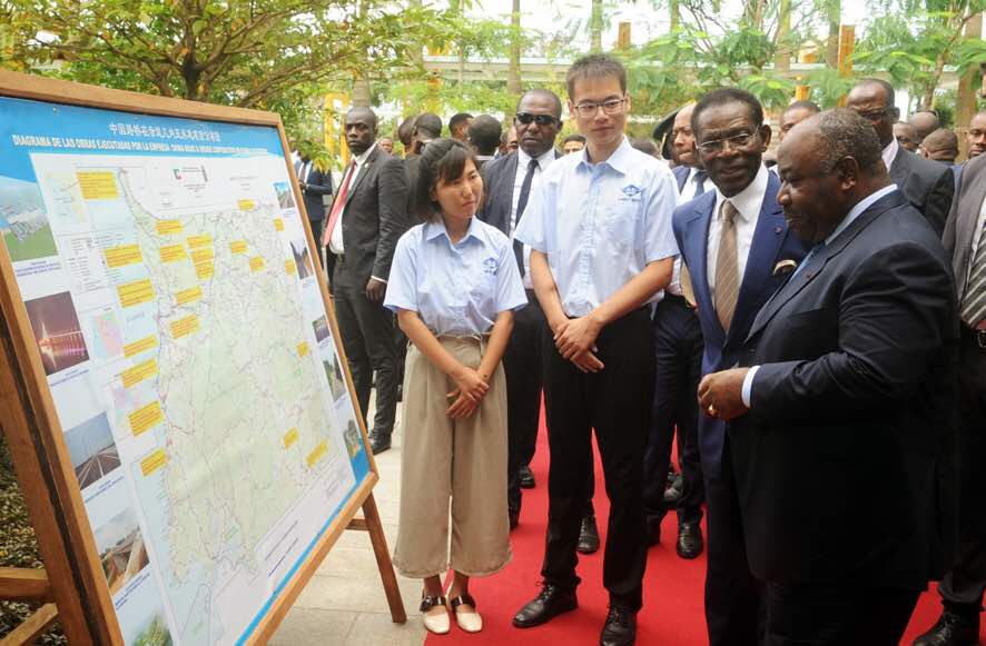 Smndong's tweet photo. Au terme de deux jours d’échange et de concertation avec @Plaid_Obiang, @PresidentABO s’est exprimé en faveur d’une intégration sous-régionale sécurisée : « oui à la libre circulation des biens et des personnes et oui à la sécurité également ». #Gabon #LeProgrammeEstVaste https://t.co/3Zbi1LTavw
