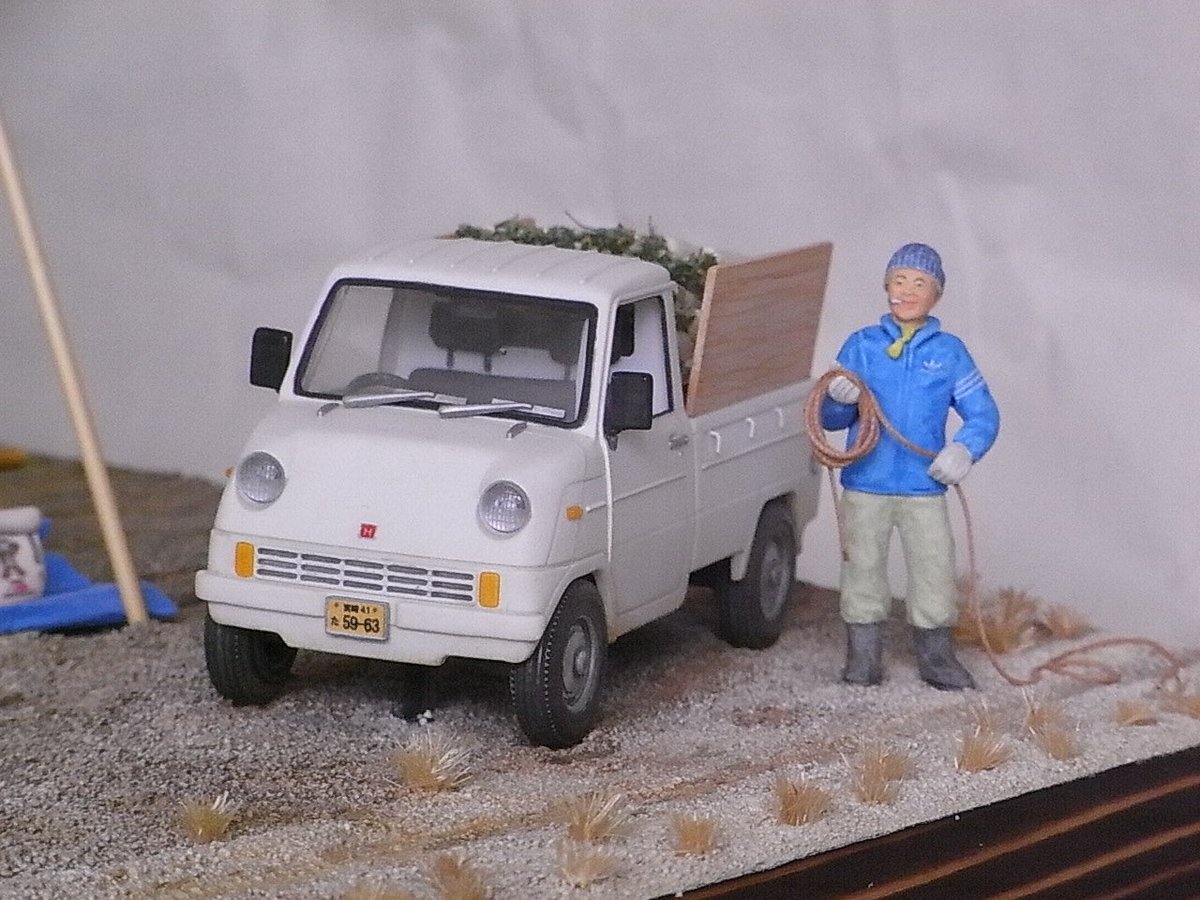 Viva ながしま Sur Twitter このフィギュアたちは 約1 35スケール 約5cm タミヤのドイツ兵から改造しています ドイツ兵は長靴をはいているので 農家のおじさん おばさんに改造しやすいです 笑 宮崎県 田野町 大根 大根額 だいこん額 道の駅