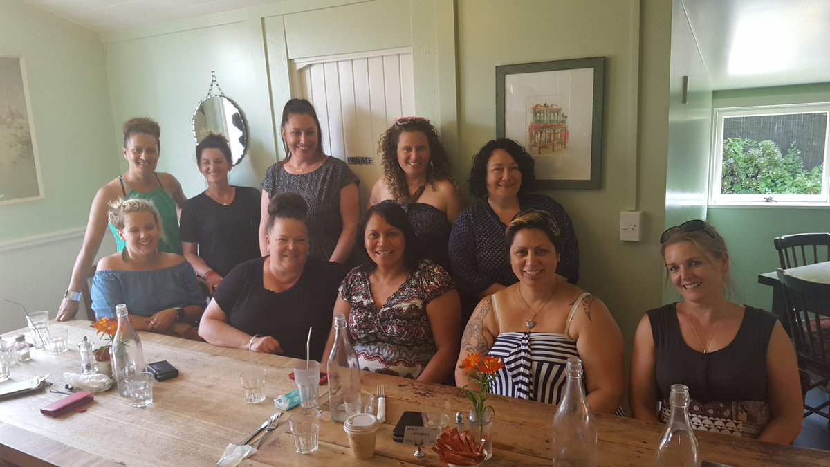 Lunching with the ladies...#hapuhensparty #biaartches