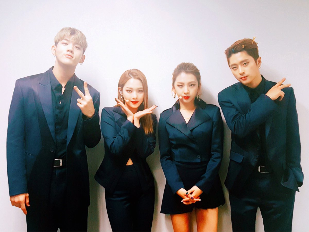KARD_Official's tweet photo. 시크하지만😎 치명적인💋 KARD 무대 
본방사수하면서 맛있는 점심드세요🍜🥝
♣️오늘 낮 12시10분, SBS 인기가요
#KARD #YouInMe #SBS #인기가요 https://t.co/qi6onbQwVZ