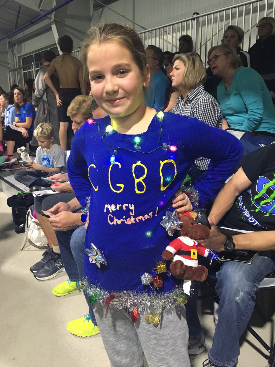 CGBD_SwimTeam's tweet photo. CGBD Festive Fun at Finals! #CGBDStrong #GrandIllumination #FunandFast https://t.co/5HuWafUQN3