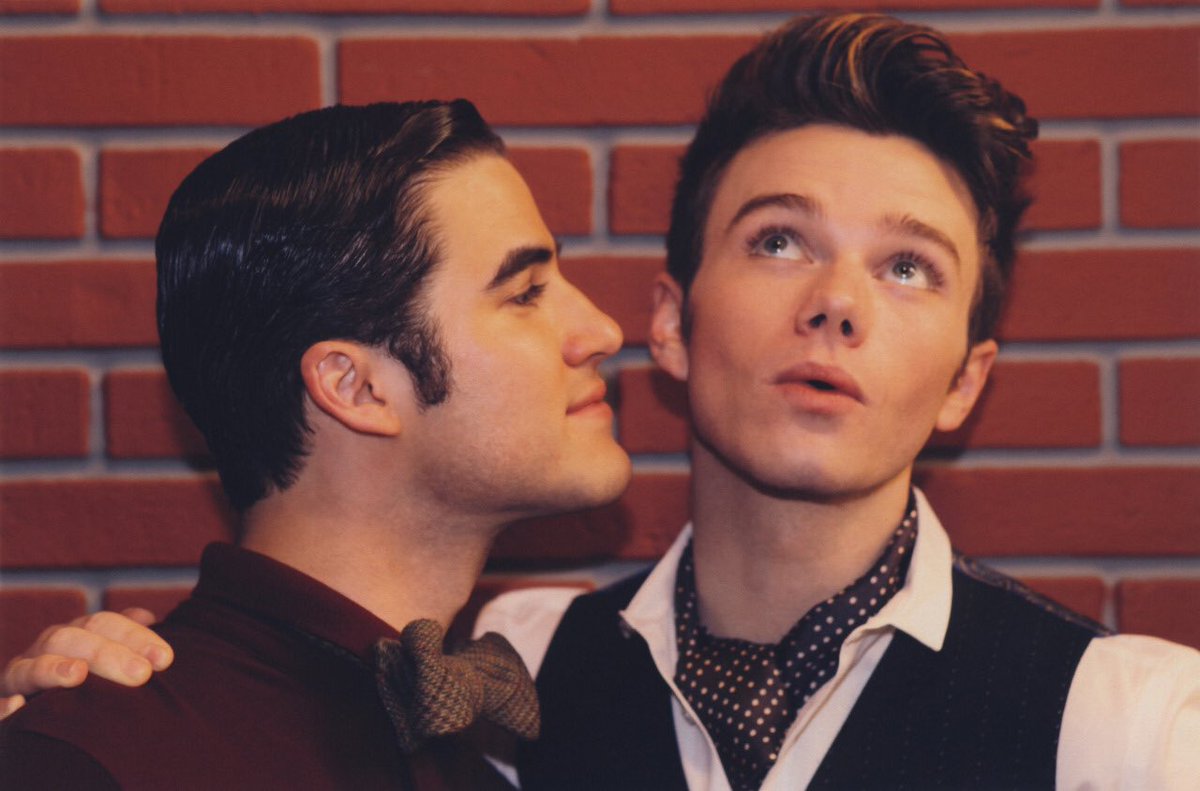 Клейн хор. Фанфик клейн. Тони старк и роуди арт. Хор лузеры курт. Что такое nc 17/21 в фанфиках.