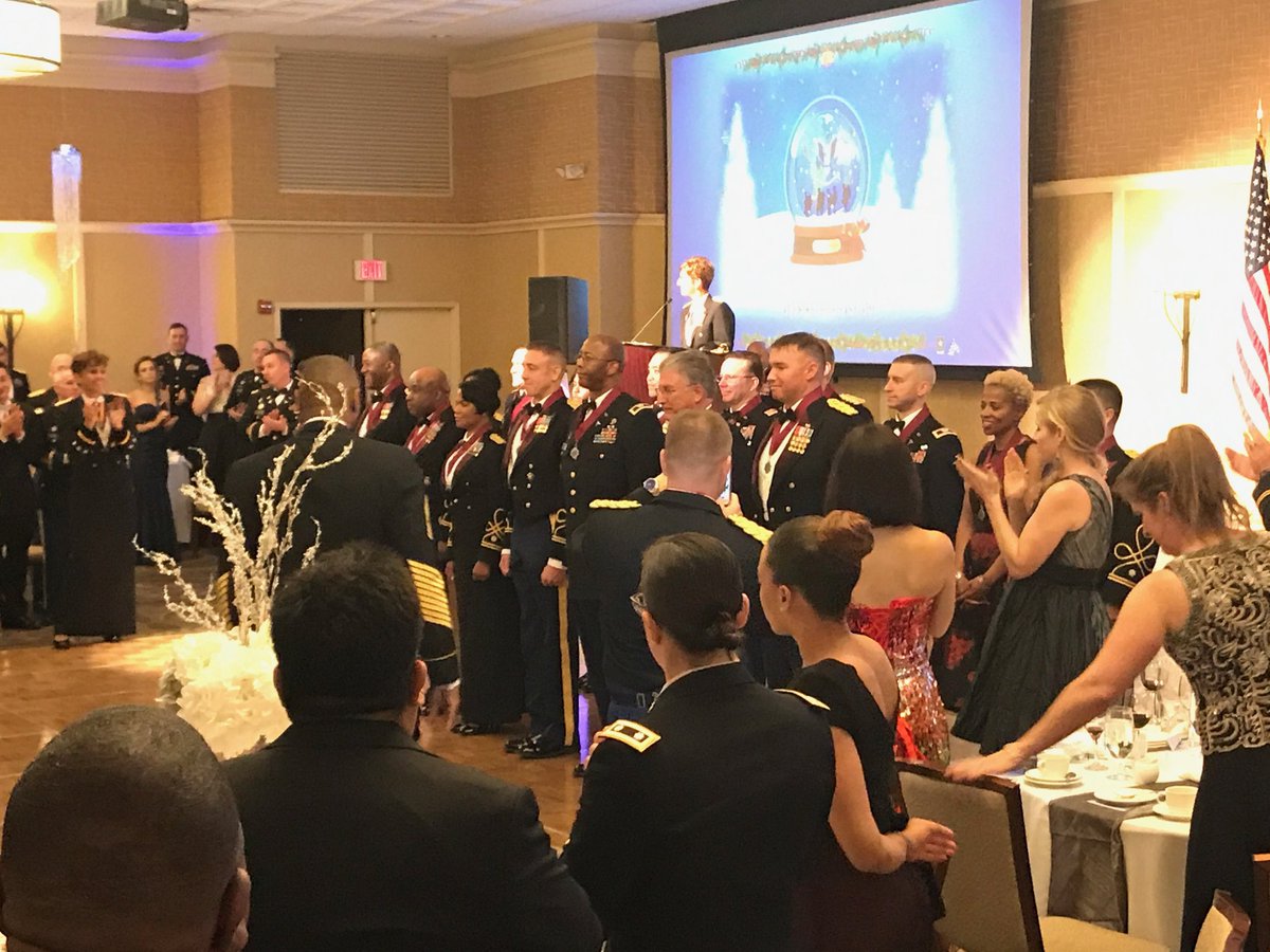 CSMMEDCOM's tweet photo. I was honored to deliver the keynote and meet and greet my new team at my first #HolidayBall with #OTSG #MEDCOM Happy Holiday Season to you all!!!! https://t.co/2iOMDAeuBv