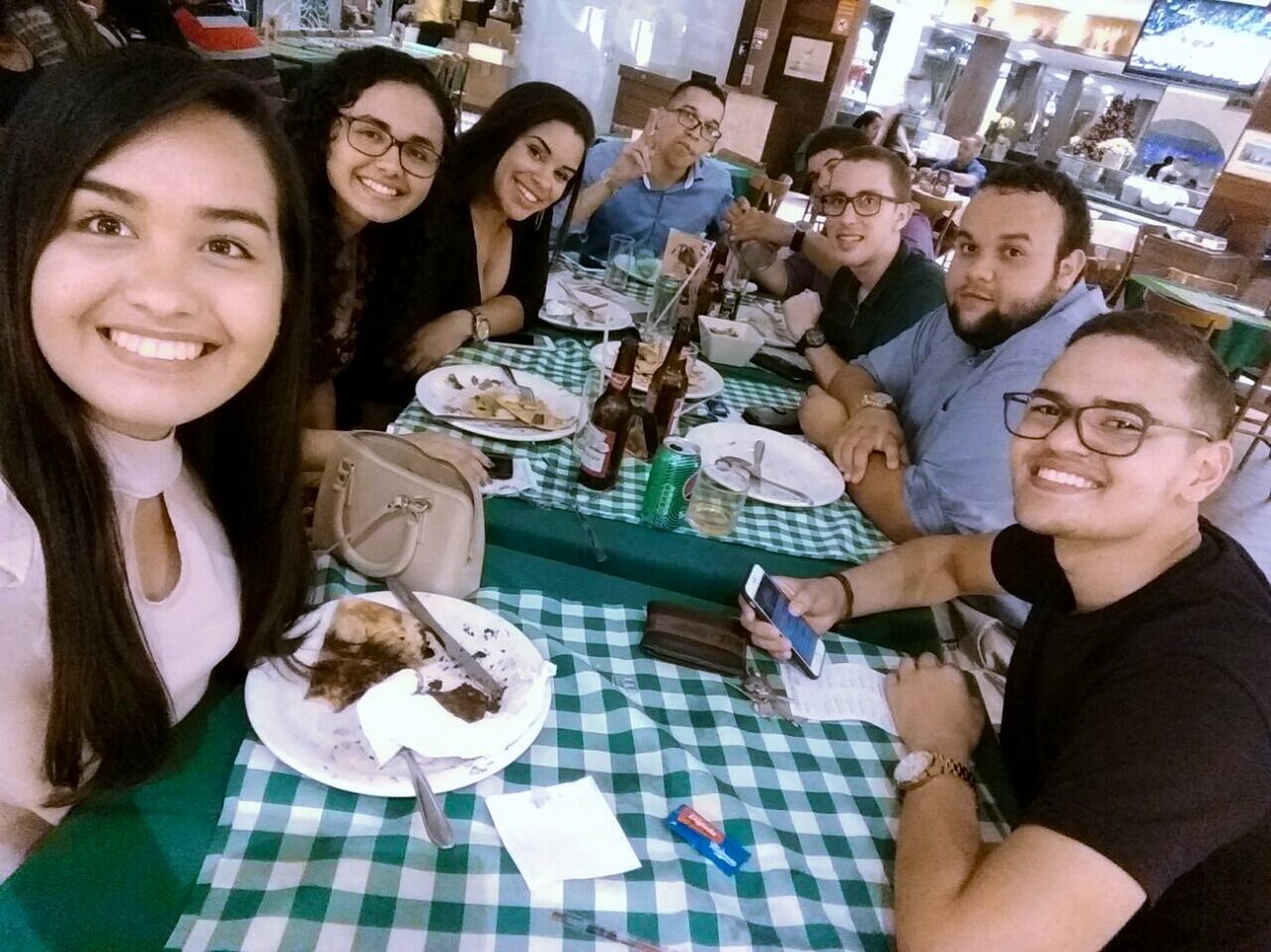 vaneessaneves's tweet photo. o meu terceirão é top e ainda continua lindo (e todos loucos) #CCP2014 ❤ https://t.co/BuKUvcUjoe