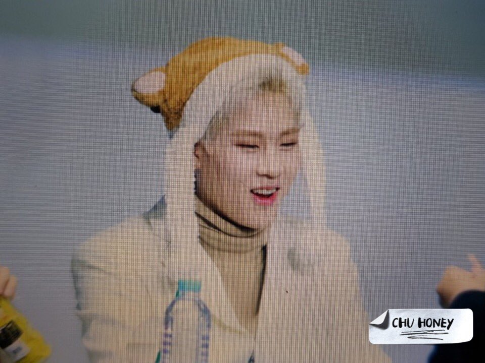 171203 수서팬싸 

뽀쨕뽀짝해 깜찍이 

#MONSTA_X #몬스타엑스 #주헌 #JOOHEON @OfficialMonstaX