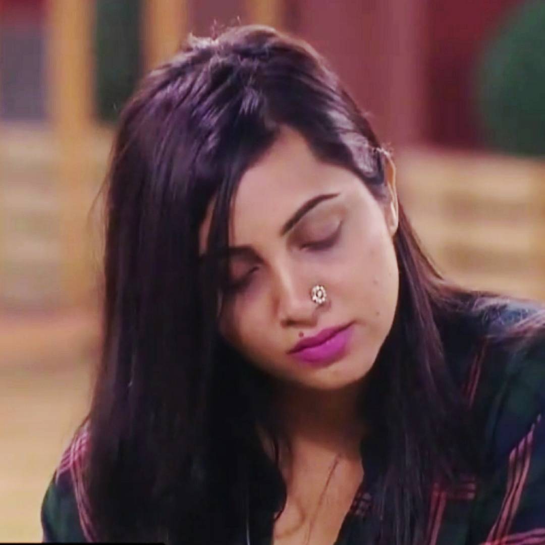 Bigbos_12's tweet photo. #Arshikhan #BiggBoss11 #BB11 #WeekendKaVaar @BiggBoss https://t.co/60yW9vQFpZ