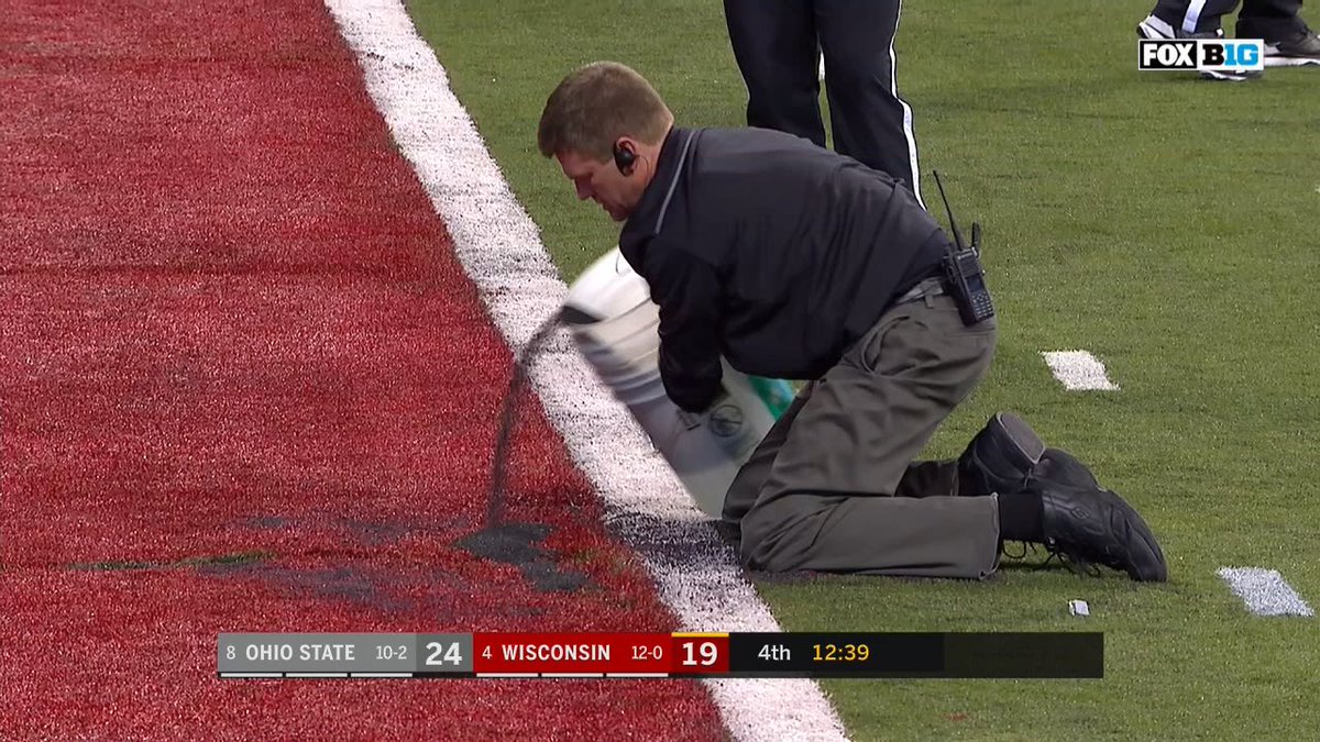 BigTenNetwork's tweet photo. This guy deserves a raise. Amazing. https://t.co/cv1vC861gP