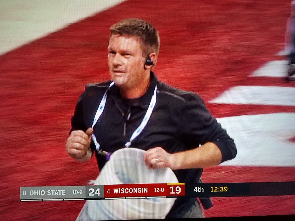 RedditCFB's tweet photo. Not all heroes wear capes #BigTenChampionship https://t.co/xmvuBXo5x8