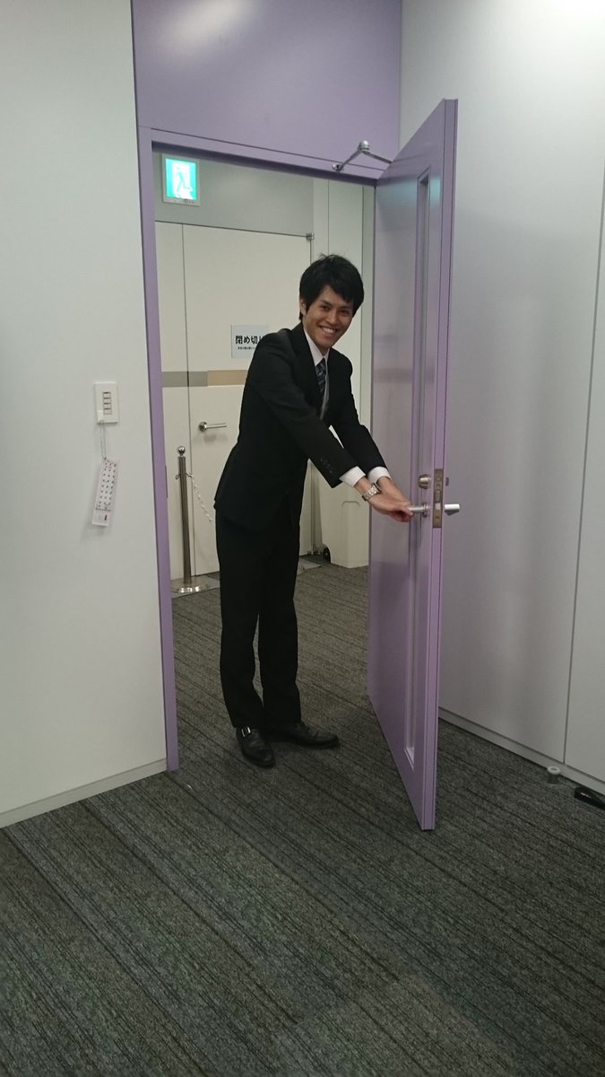 東京アカデミー公務員試験 大卒 Pa Twitter 面接の動作 マナーの成功例 失敗例 退室 ドアの前まで進みもう一度面接官の方 へ向きなおり 失礼します と言って一礼し ドアを開け試験官の方を見て静かにドアを閉める 写真は成功例
