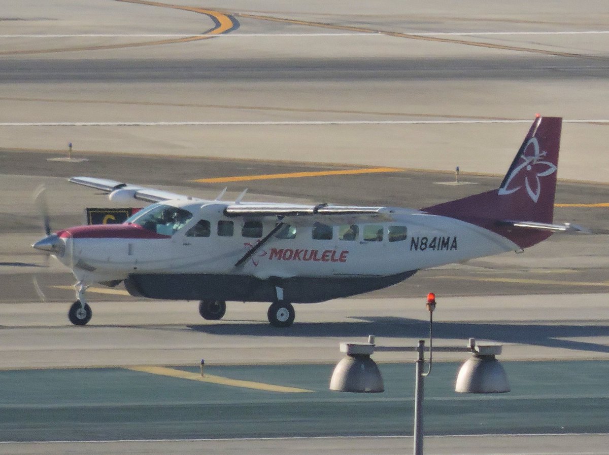 veryboeing's tweet photo. @HomewoodSteve Mokulele #C208EX Grand Caravan in KLAX https://t.co/DhQywSWVv4