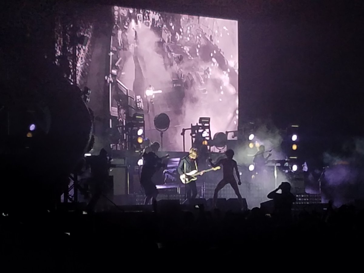 Strokin_'s tweet photo. Final #Riptide2017 band @CageTheElephant was pure energy! #riptidefest #fordrocks #sffrocks @1043theshark @soflaford #RockAndRoll https://t.co/Cz4asiDnJb