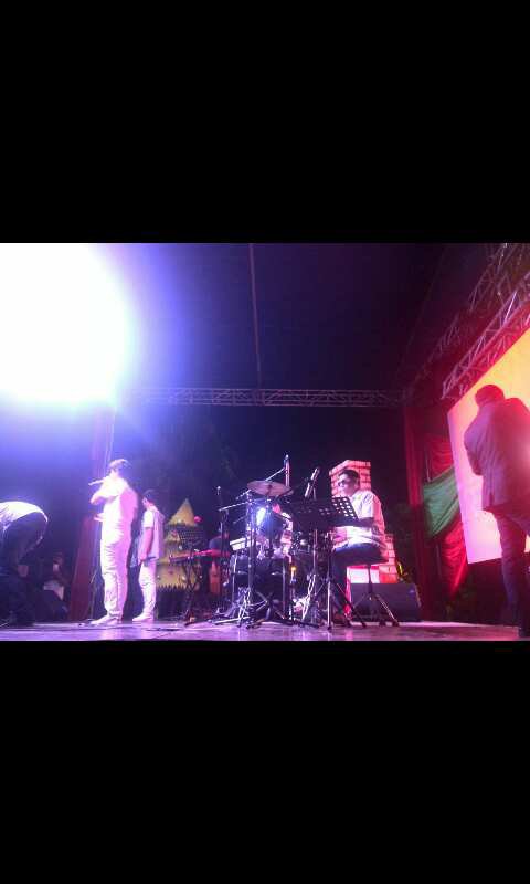 demcmusic's tweet photo. #salinas #encendidadelarbol #navidad #duojuvenil #music #DEMCnaticas https://t.co/RYg732Fnml