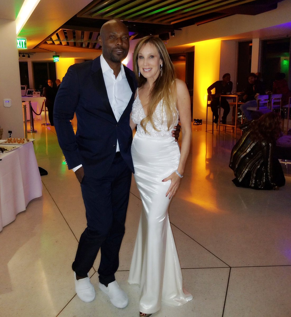 cindycowan1000's tweet photo. Supporting #LAChildrenshospital with this handsome guy
#SaveOurSurf https://t.co/Gn26C38cUS