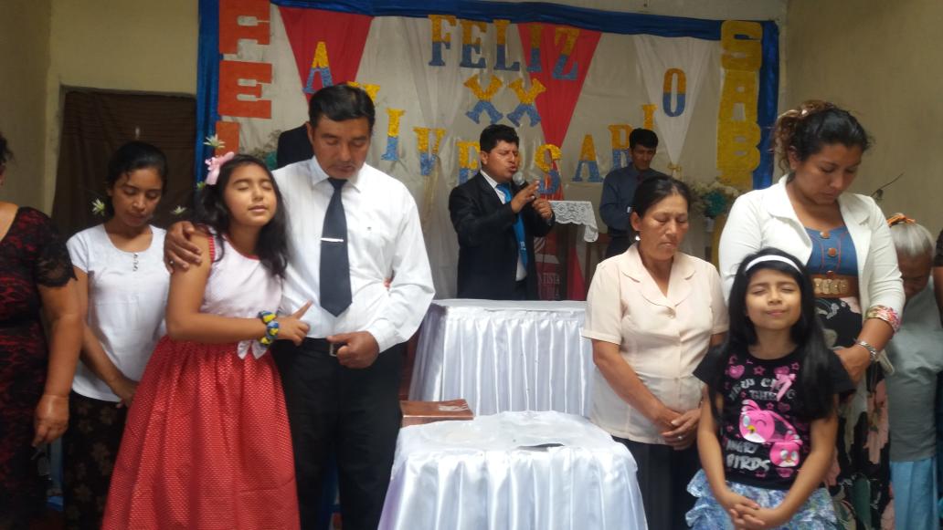 FSOPLAPUCO's tweet photo. Feliz XX aniversario IASD #NuevaSullana. 🎁🎂🎊🎉
Dios bendiga su obra en ese lugar 🙏 #6MetasUPN @FSOPLAPUCO https://t.co/0LCOpXyFKk