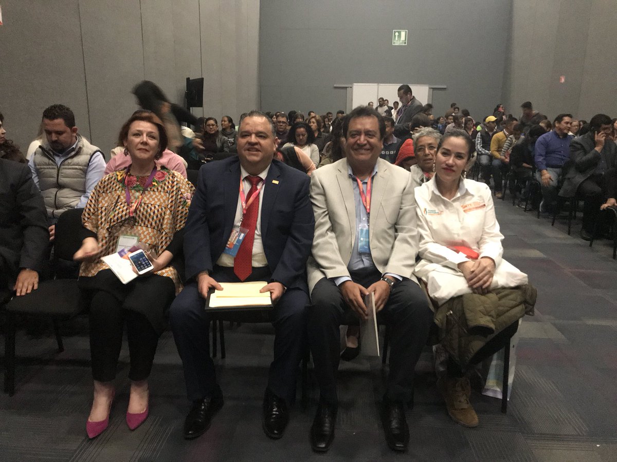 Seccion471's tweet photo. CES de la Sección 47, presente en la presentación del libro “Lección de Ciencia”, en la FIL Gdl. https://t.co/jh4yUy7A0F