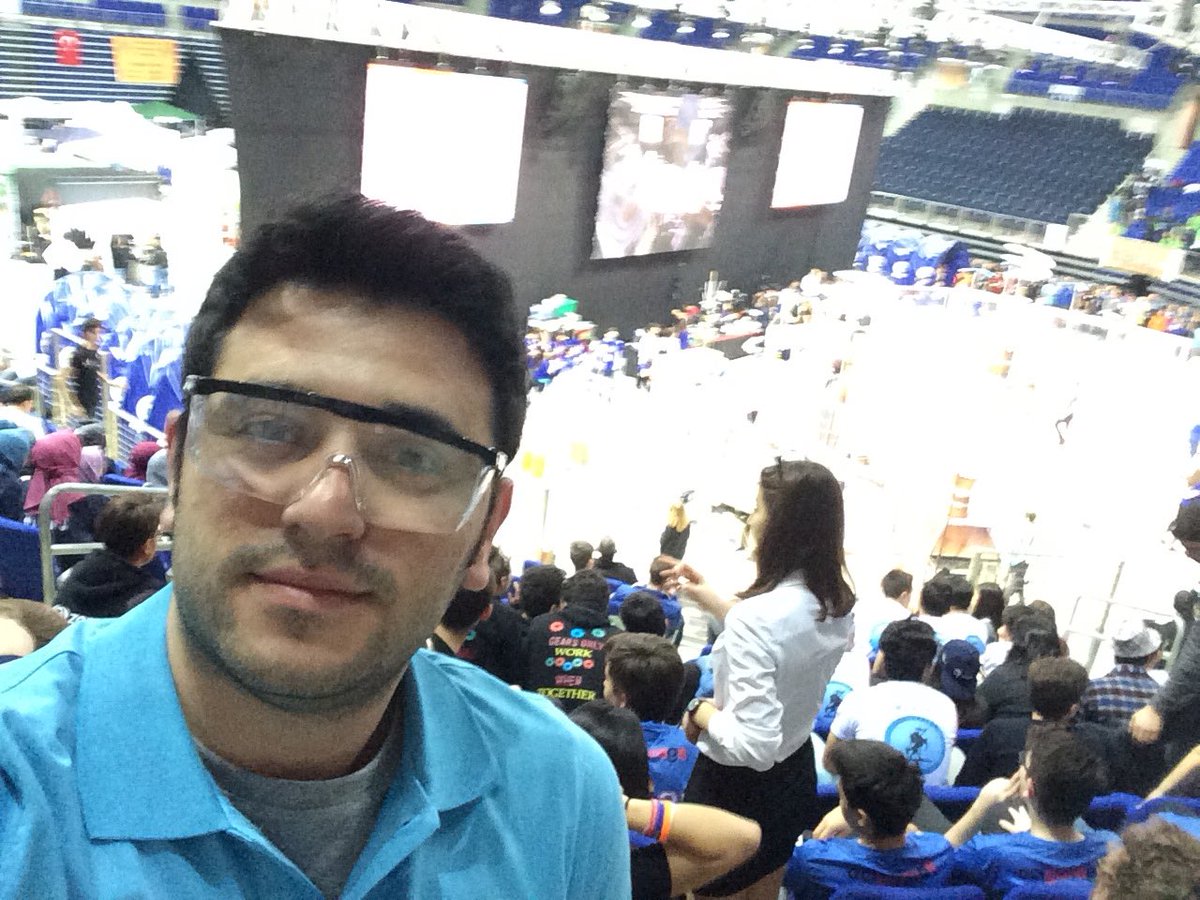 _ademboz's tweet photo. #FRC17 de ikinci gün heyecanı😊 #MEFThunders Açılış konuşmaları başlıyor...#First #Offseason https://t.co/OwzsfUFFqe