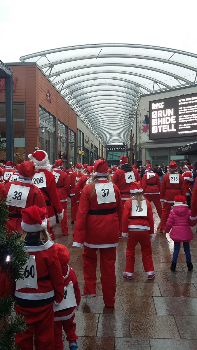 300 Santa's doing the Cha Cha Slide, that's just how we roll on a Sunday morning in December! All for a great cause <a href="/WfldHospice/">Wakefield Hospice</a>