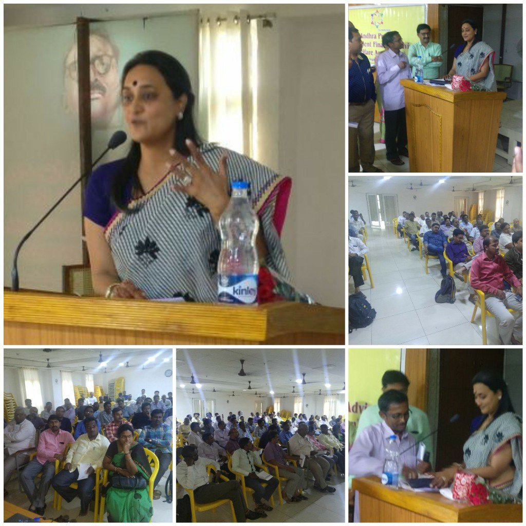 fifaindiaorg's tweet photo. A session by Roopa Venkatkrishnan, Jt Gen Secretary, FIFA with IFAs in Vijayawada!
#joinfifa
#growwithfifa
#fifamission https://t.co/cqiOZ1Vz43