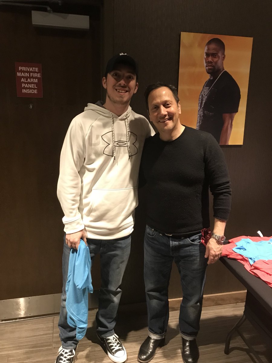 dandegregs's tweet photo. Just had the pleasure of meeting @RobSchneider. Great guy who even took time out to chat about the #Yankees. He puts on an awesome stand-up routine! #YouCanDoIt https://t.co/Ab8TzZbVOC