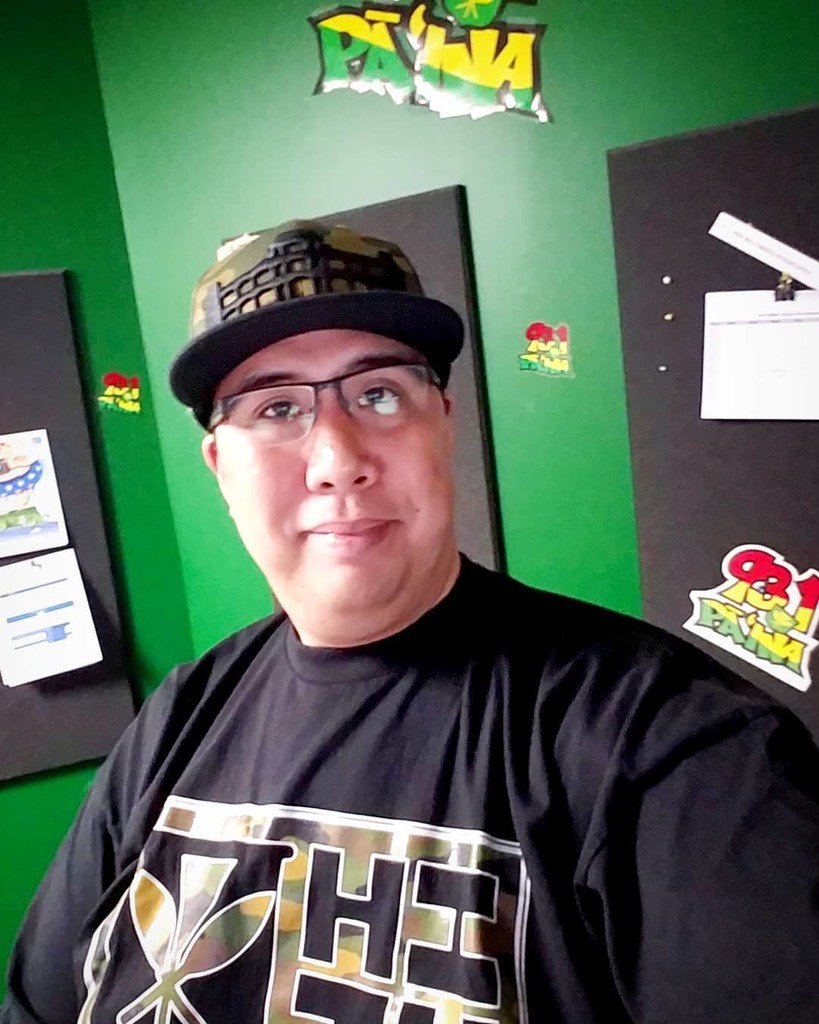 thetallfilipino's tweet photo. Happy Aloha Saturday! Catch me on-air on @931DaPaina now till midnight! Aloha and Mahalo for listening! #931DaPaina #TheTallFilipino #DJBrandonLee808 #BLProductionsHi #Radio #RadioLife #DJ #DJLife #HiDJ #PartyDJ #WeddingDJ #PromDJ #MobileDJ #CorporateDJ #EventDJ #Emcee #Emce… https://t.co/0ojDXjIR5m
