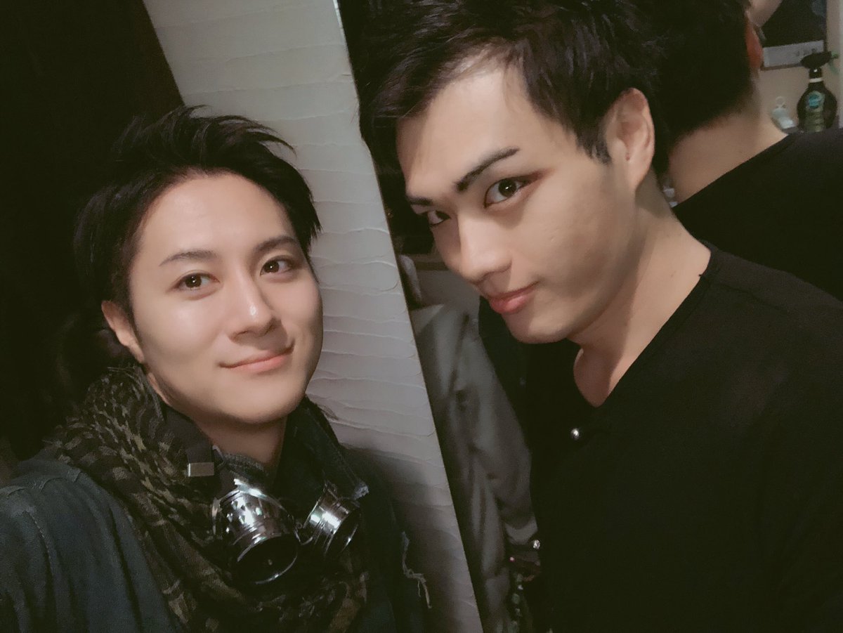 KentaroMinagawa's tweet photo. さぁ！
Aチーム千秋楽からのBチーム！
間も無くです！👍

この4日間があっという間で寂しくもありますが😌

最後の最後まで全力で行きます！🏃‍♂️🏃‍♂️🏃‍♂️

#キミボク世界 https://t.co/PCJGOhzBBX