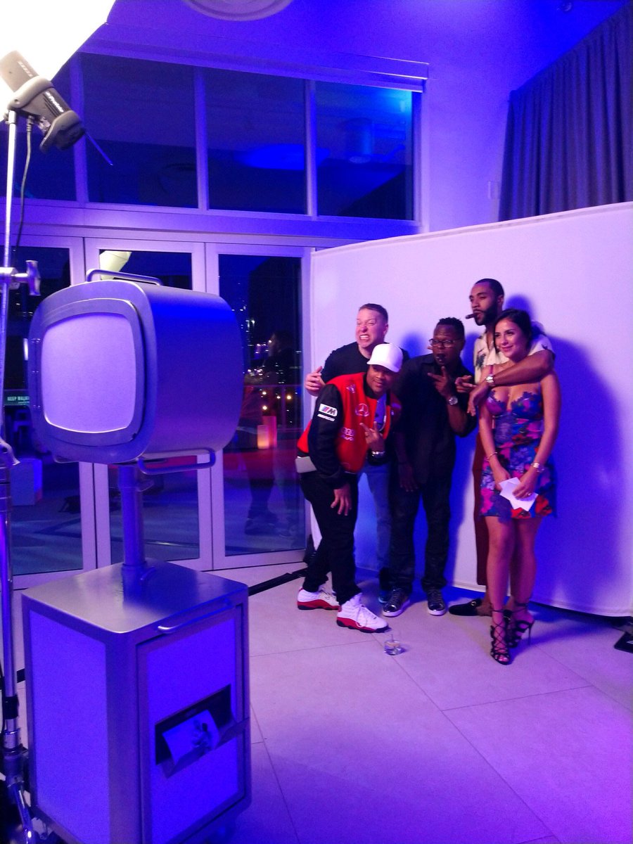 capture_pod's tweet photo. Itโs the #weekend! Show us how lit you can be in our photo booth! ๐ฅ #capturepod #photobooth #miami #la #nyc https://t.co/ND7Dr7P5Vx