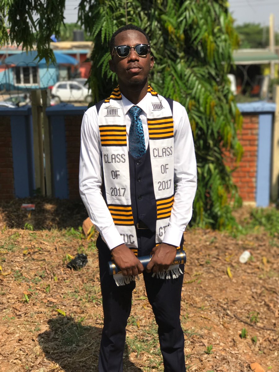 mannie___ross's tweet photo. Look what God did for your boy. We made it #Grad2k17 ππ https://t.co/A9xSqTEBXt