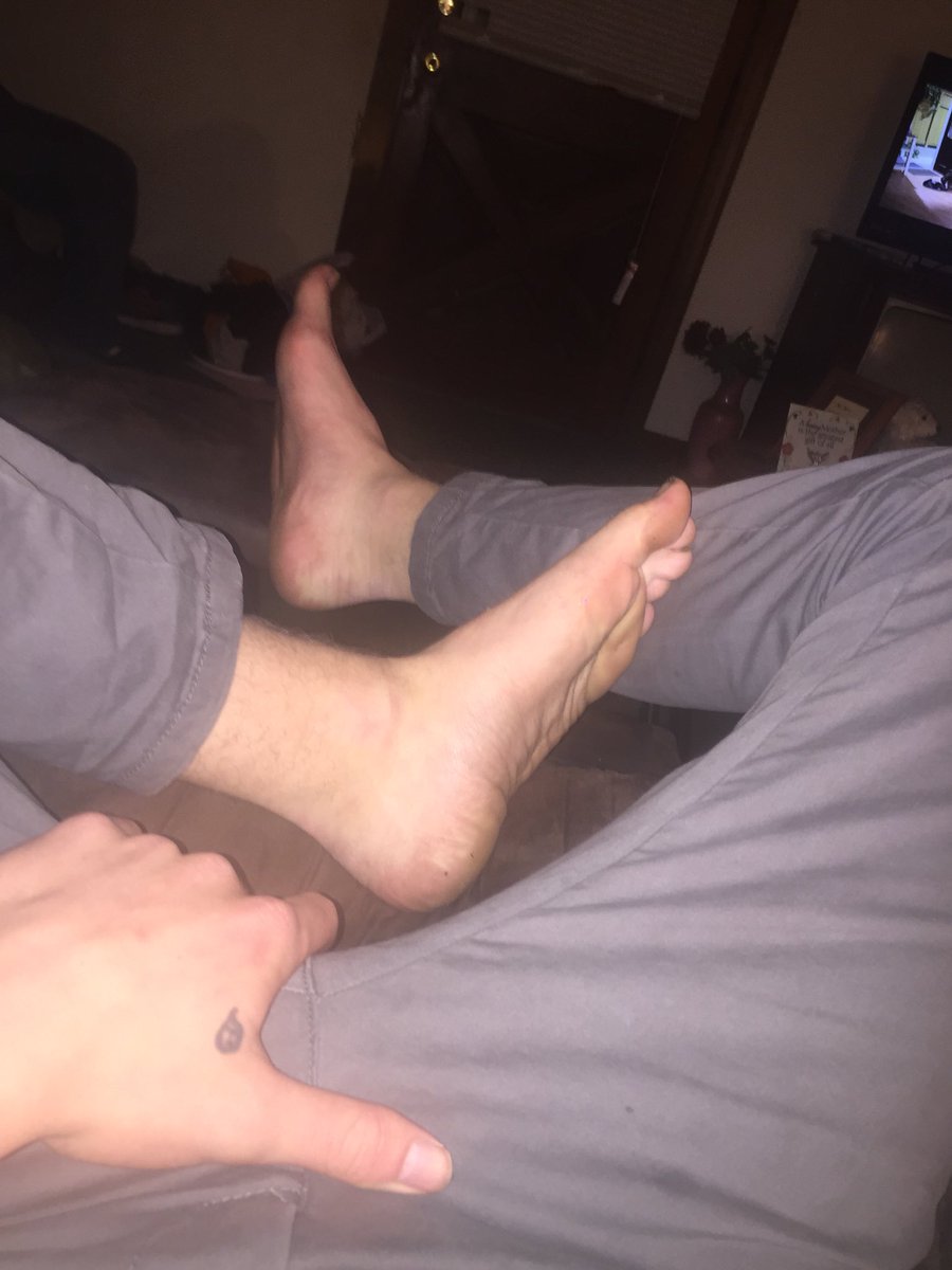 ColeSteele199's tweet photo. My fucking feet are aching! One of you scums come fix it and hand me your wallet so I can empty it while you worship my nasty feet. #findom #findomfetish #feetfetish #gayfindom #paypig #payslave #cashmaster #fagowner #humanatm #tribute https://t.co/jqSzD4PNQL