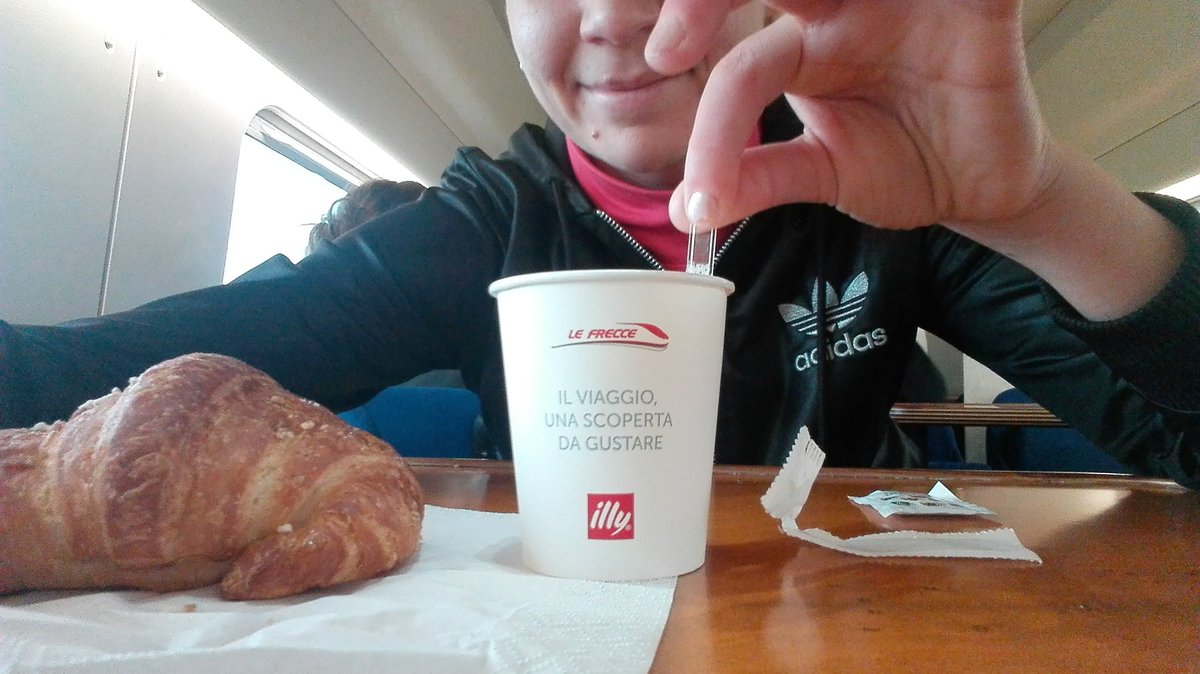 marilen_art's tweet photo. #travel #train #frecciarossa #colazione Rischiavo di perderlo!!!! #dancers #danza #choreographer #work #workout #energy #treno #instarai #viaggio #instagood #instagram #insta #instatravel #look #breackfasttime #likesforlikes #likeforfollow #likeforlike #style #of #life #insta https://t.co/P4ZSzuGiS0