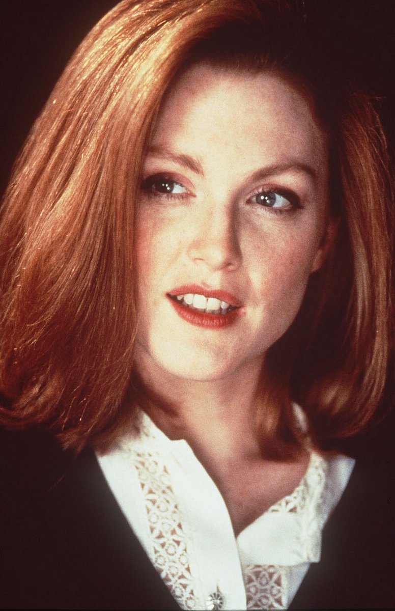 Julianne Moore turns 57 today. #vanyaon42ndstreet #groovymovie