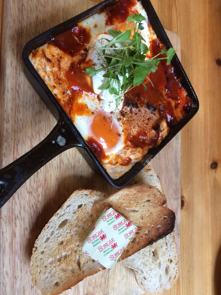 Just what I needed after a BIG walk up #Snowdon A nice Shackshuka <a href="/CaffiGwynant/">Caffi Gwynant</a> ! 😃