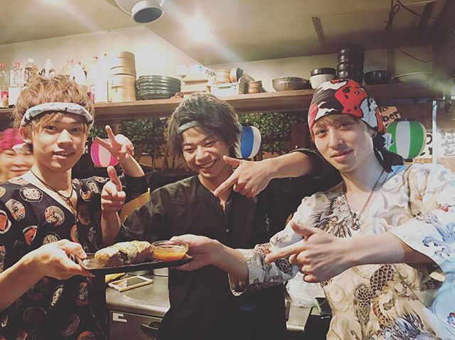 toritonchiba's tweet photo. こんばんは！！ 昨日もたくさんのご来店ありがとうございました！ 今日は比較的予約薄めで まったりdayが予想されるので ゆっくりお話ししながらお酒が飲みたい人はぜひ！！ ここで… https://t.co/HOC6bHlJso https://t.co/aLc7fbugyp