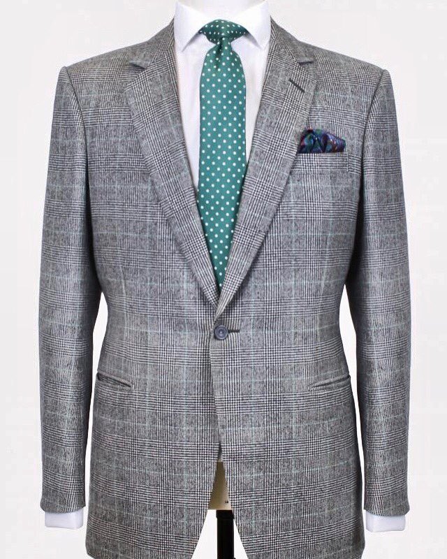 ofwealthandlife's tweet photo. ‘The one-button approach extenuates the chest and elongates the body’ - Winner of the Best Tailor Award at the Mayfair Awards, @rasavilerow <https://t.co/L93guhbDAz>
-
-
#richardanderson #menstyle #mensfashion #suiting #tailoring #awardwinner #besttailor #savilerow #london #owal https://t.co/YZpFrNOxlP