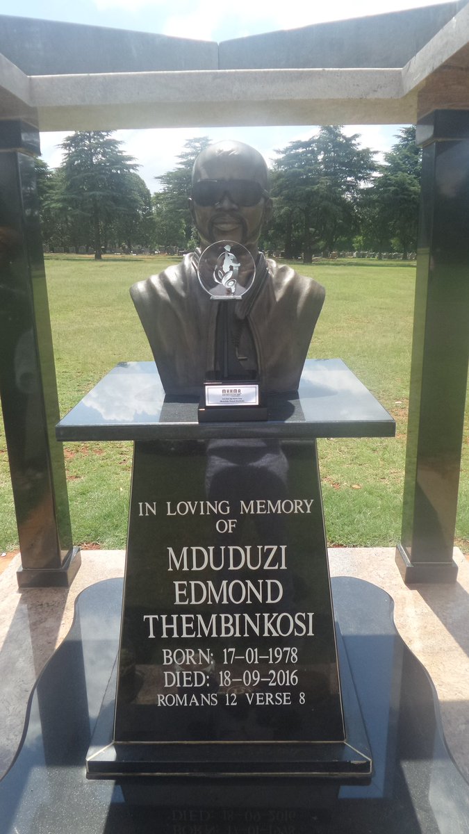 pascalwelelesa's tweet image. His still taking the Awards while his gone ..Some say he's living in me #MandozauTshabalala tank's alot for ur Votes @MKHMA2017 NGIYABONG MINA. ...