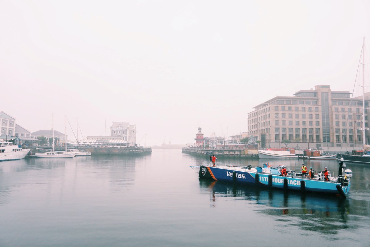 BACK IN THE WATER! 💦

After a few days' hard work by our shore team, the #blueboat is back in the wet stuff in Cape Town, ready and waiting for our sailors to get racing 👊

📸: Atila Madrona / @Vestas11thHour