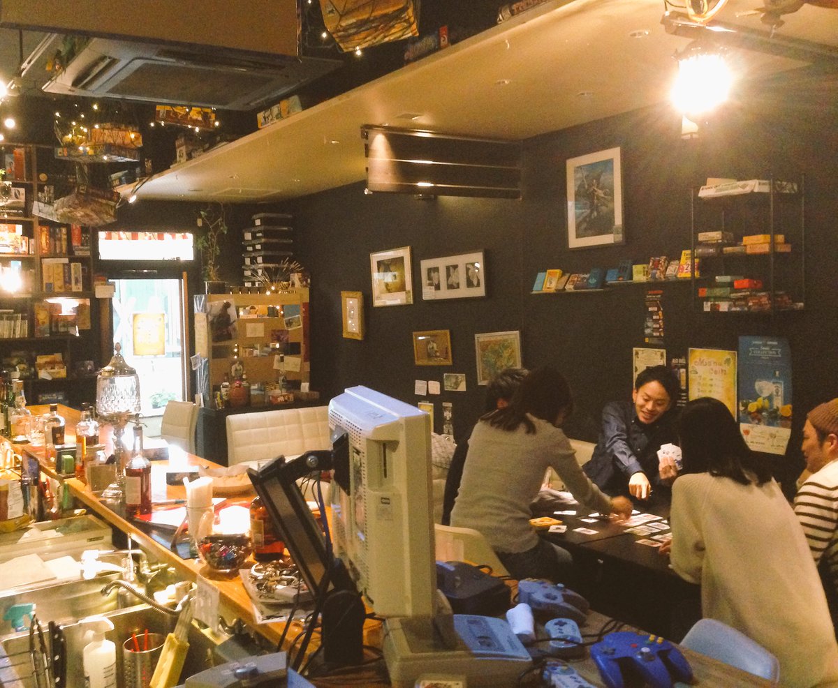 ゲームバースノーの酒場 1500 6マナコイン V Twitter 日曜日のスノーの酒場オープンしてますー カウンター席ご案内できます テーブル席はカードゲーム ニムト とテキーラで盛り上がってますよーヾ W ﾉ スノーの酒場 大阪 西中島 Bar ゲームバー ボード