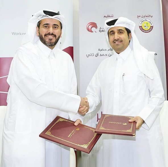 ASTADQA's tweet photo. Our CEO Ali Al-Khalifa signed an agreement with Qatar Chamber Director General Saleh bin Hamad Al-Sharqi to secure ASTAD's sponsorship of the Made in Qatar 2017 exhibition. https://t.co/He72WFxaee