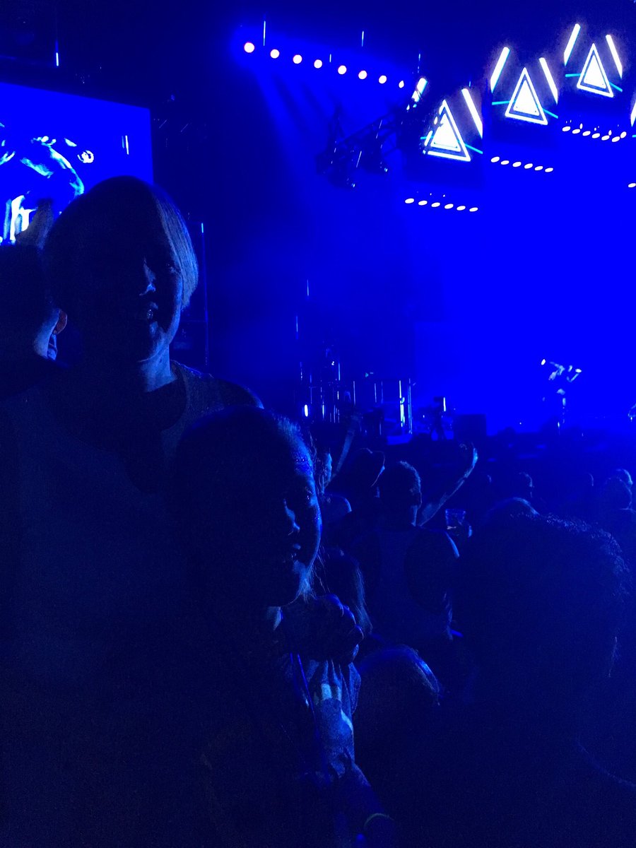 proudstepsfan's tweet photo. I definitely scored some points last night with my girl, people kept telling her what an amazing mum she had for bringing her to an @OfficialSteps concert!! 🤗 #ivetrainedherwell #stepsarethebest #meandyouinneonblue https://t.co/BRAAQGFA6Y