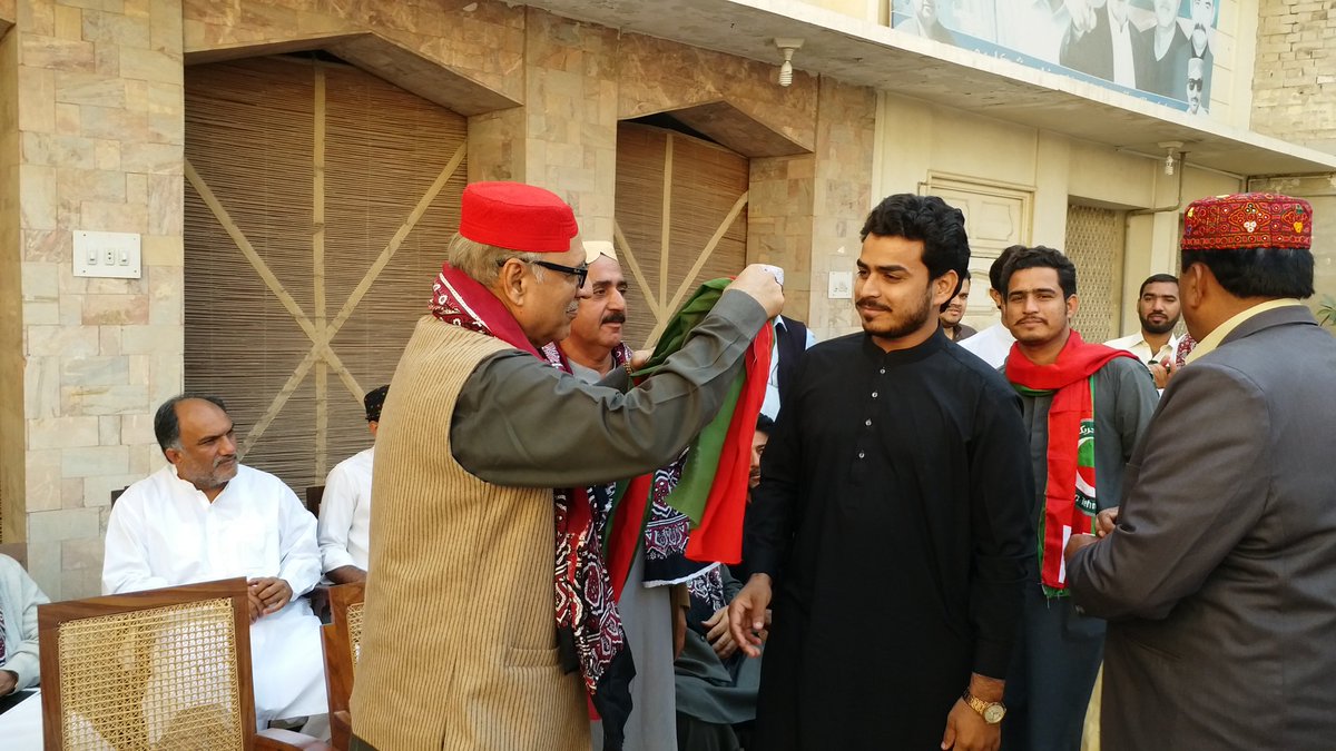 wajid_jeelani's tweet photo. Aj #disst  #shikarpur main @ArifAlvi  shb 
#SindhiCulturalDay2017 @PTIofficial @PTISindhOffice @ImranKhanPTI https://t.co/htaN73q4Yg