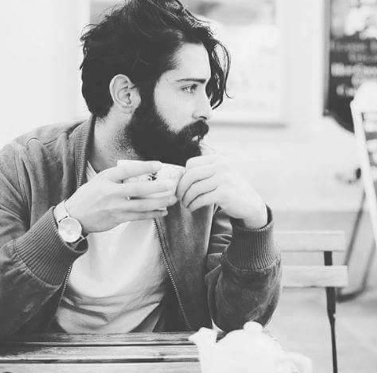 بعد ما التفت 
.
.
لْـۆ سمه بضهري اطيح