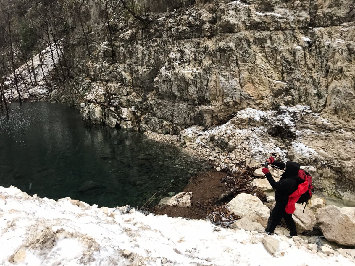 andreabraconi74's tweet photo. Sì, veramente tutti pazzi per il #LagodellaSibilla, un incanto modellato dalla natura
#Infernaccio #Montefortino #Sibillini #RipartidaiSibillini #CronacheFermane
https://t.co/n3KVFju0xp https://t.co/IazoJC6OTD