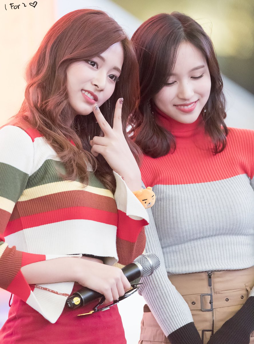 OnceFor2wice's tweet photo. 171126 #Tzuyu #Mina #쯔위 #미나 #쯔미나 #Tzumina #Twice #트와이스 @JYPETWICE https://t.co/dtOnuGDq1T