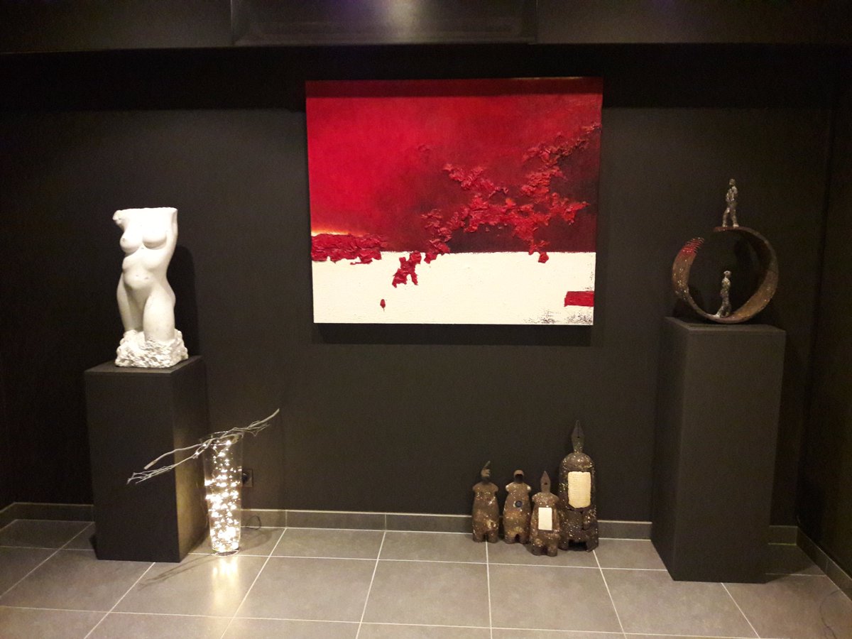 HelenaOlewicz's tweet photo. We zijn er klaar voor! Kunst, juwelen, proeverijen en sfeer...welkom vandaag van 14 tot 18u @ eleven11 artgallery. #december #cadeaumaand #kadootjestijd #relatiegeschenken #kunstcadeau #kunstkoop #kadotips #cadeautips #artofgiving #welcome #eleven11artgallery https://t.co/KV7WbWTQpp