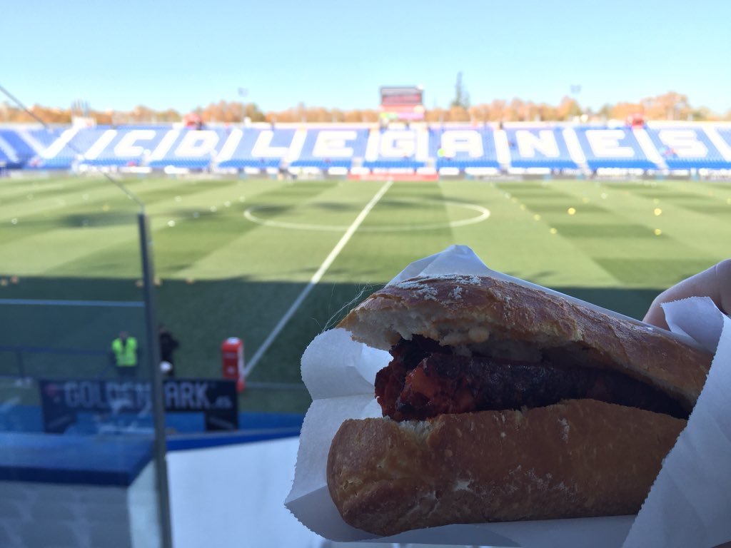 MagnusGarung's tweet photo. Etter en sen Madridnatt så får man se om Boccadillo con Chorizo på Butarque er så bra som @mulu83 og @ViasportVeland skal ha det til👌 https://t.co/wJ5mEH1nag