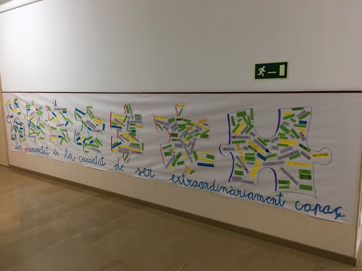 JoanFaVi's tweet photo. Avui 3 de desembre és el #DiaInternacionalDeLaDiscapacitat
A l'escola hem fet un fantàstic mural per recordar a tothom que: "La discapacitat és la capacitat de ser extraordinàriament capaç"
Passeu un bon diumenge !!! https://t.co/sSo5bHyL1O