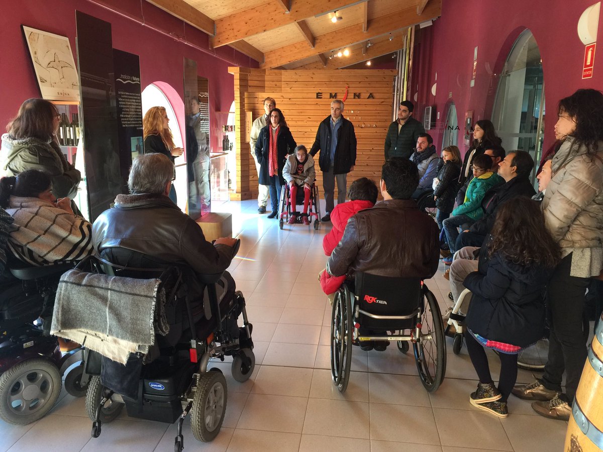 cermi_cyl's tweet image. Para celebrar el #DiaInternacionalPersonasconDiscapacidad @eminawines celebra con @cermi_cyl una visita a la bodega y una cata totalmente #accesibles