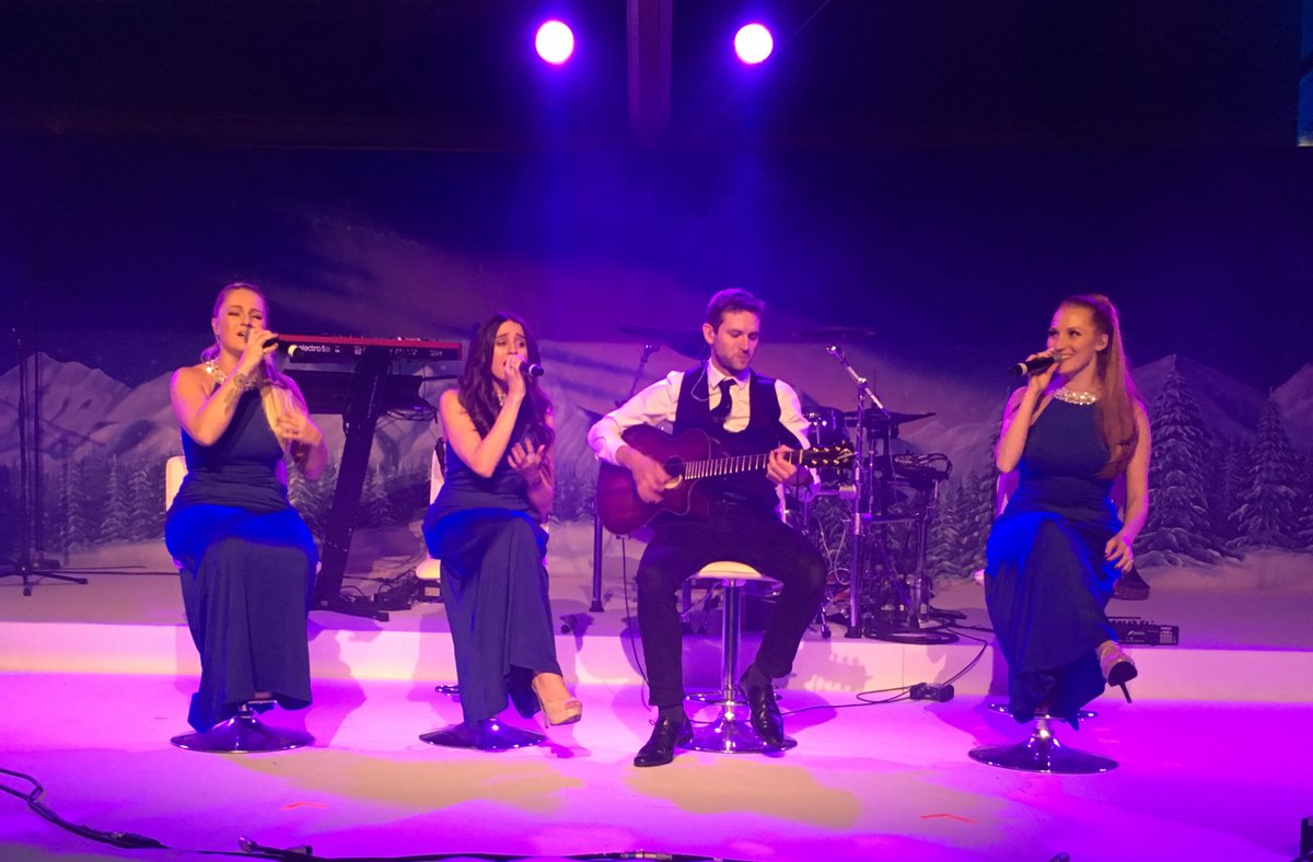 Our acoustic set at #EnergySnowball  last night ✨