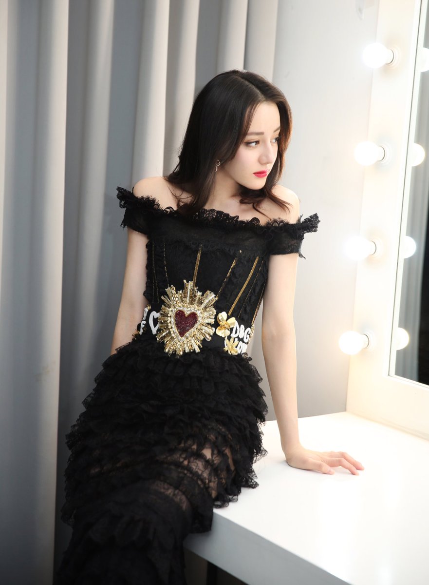 Dilraba Dilmurat  | asian DQHecgkU8AAxjam